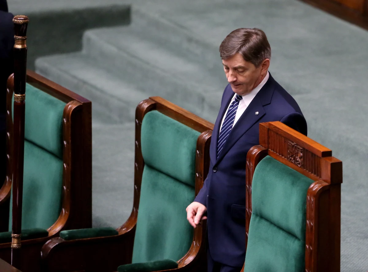 "Pycha chodzi przed upadkiem, a wyniosłość ducha przed ruiną" - ten fragment biblijnej Księgi Mądrości (zwanej też Księgą Salomona) dedykuję części polityków Prawa i Sprawiedliwości, których zachowania kwalifikują się do określenia ich mianem aroganckich.