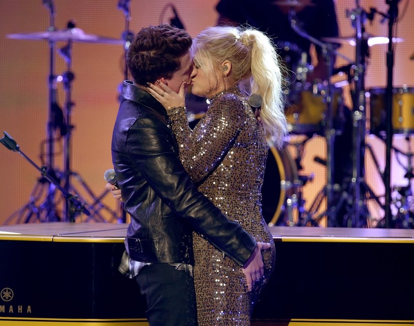 Wokalistka przyznała, że pocałunek między nią i Charliem Puthem na gali American Music Awards nie był ich pierwszym. 
