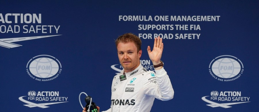 Niemiec Nico Rosberg z zespołu Mercedes GP wygrał w Szanghaju kwalifikacje do wyścigu Formuły 1 o Grand Prix Chin. Broniący tytułu kierowca tego teamu Brytyjczyk Lewis Hamilton miał awarię i będzie startował z ostatniej pozycji.