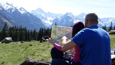 Piękna pogoda w Tatrach. Turyści cieszą się widokami na Rusinowej Polanie 