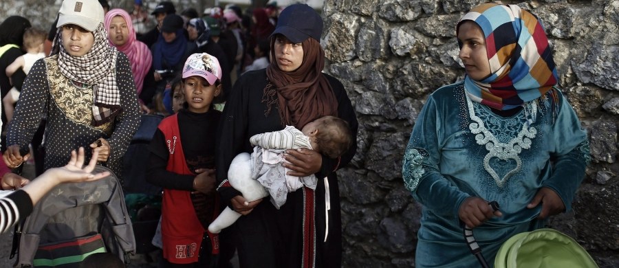 Ministerstwo spraw zagranicznych Turcji zaprzeczyło w niedzielę doniesieniom, jakoby turecka straż graniczna otworzyła ogień do syryjskich cywilów uciekających przed dżihadystami z Państwa Islamskiego (IS).