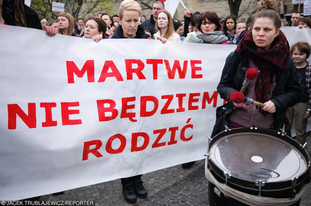 Demonstracja przeciwników wprowadzenia całkowitego zakazu przerywania ciąży (Poznań, 09.04.2016)