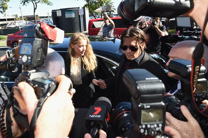 Johnny Depp i Amber Heard w specjalnym wideo przeprosili Australię za nielegalne przywiezienie dwóch psów na terytorium tego kraju.  

 