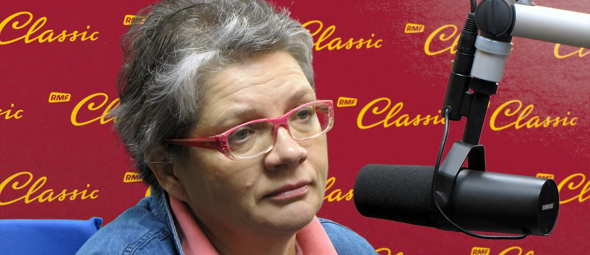 „Bardzo dużo pytań od dzieci dotyczy imigrantów. Czy imigrant to synonim terrorysty? Druga rzecz, o którą pytają mnie dzieci, to Trybunał Konstytucyjny. Po co on jest i czy jest potrzebny?” – mówi, o trudnych tematach dla dzieci, gość „Dania do Myślenia” w RMF Classic, psycholog rozwoju i wychowania Dorota Zawadzka. O co jeszcze pytają? „O Janów Podlaski” – odpowiada Zawadzka. „Rozumiem zainteresowanie dzieci tym, co się dzieje, ale martwi mnie, że nikt z nimi nie rozmawia” – mówi psycholog. Zdaniem Zawadzkiej najważniejsze jest to, żeby szczerze rozmawiać z dzieckiem. „Namawiam rodziców do tego, żeby przyznawali się do niewiedzy” – apeluje. 