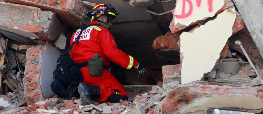 Kilkadziesiąt godzin po sobotnim trzęsieniu ziemi w Ekwadorze ratownicy wydobyli spod gruzów hotelu w mieście Portoviejo żywego mężczyznę - podała we wtorek agencja EFE. Położone na zachodzie kraju miasto jest jednym z najbardziej dotkniętych przez kataklizm.