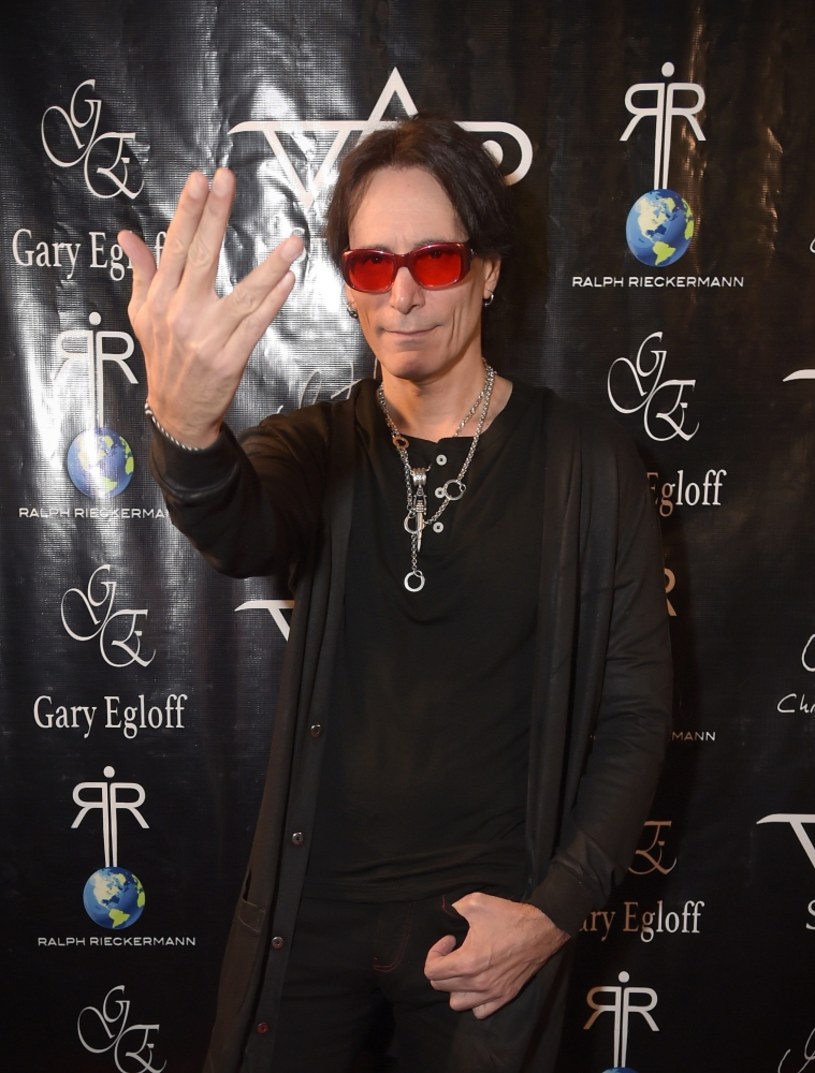 Steve Vai wystąpi w Polsce. Muzyk zagra 20 czerwca w warszawskiej Progresji, w ramach trasy "Passion and Warfare 25th Anniversary Tour". 