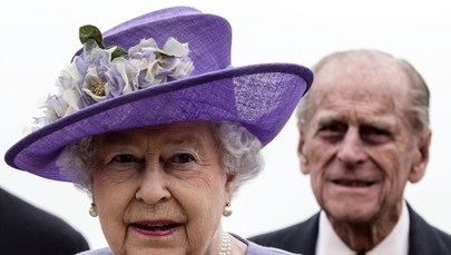 Brytyjska królowa szuka eksperta od wizerunku. Internetowego 