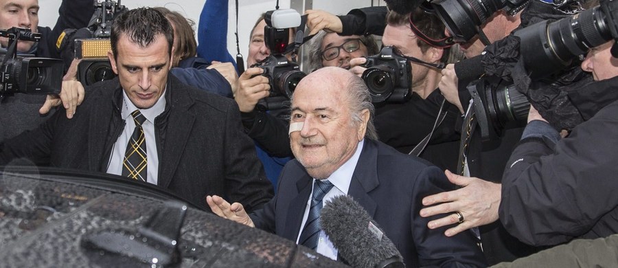 Od najbliższej niedzieli były prezydent FIFA Szwajcar Joseph Blatter będzie publikował felietony w gazecie "Schweiz am Sonntag" - poinformował redaktor naczelny Patrik Mueller.
