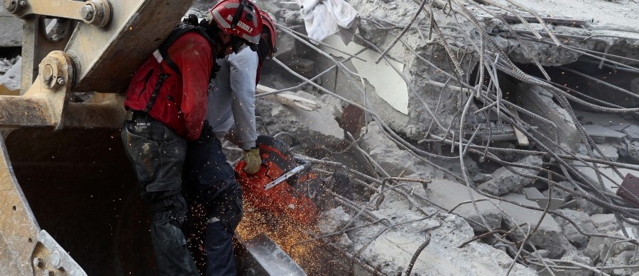 W Ekwadorze znowu zatrzęsła się ziemia. Wstrząsy miały 6 stopni w skali Richtera. W wyniku sobotniego trzęsienia zginęło 587 osób, rannych został ponad 7 tysięcy.