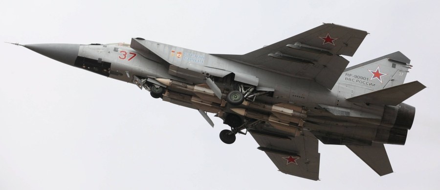 Rosyjskie siły działające na terenie Syrii co najmniej dwukrotnie ostrzelały izraelski samolot - donosi izraelski dziennik „Yediot Ahronoth”. Gazeta nie podała, kiedy dokładnie doszło do tego incydentu i czy maszyna została uszkodzona. 