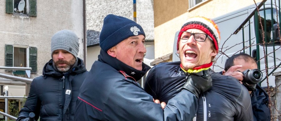Austriacka policja użyła na przełęczy Brenner pałek i gazu pieprzowego w starciu z włoskim demonstrantami. Ci protestowali przeciwko planom zacieśnienia przez Austrię antyimigracyjnych kontroli na tym ważnym przejściu granicznym.