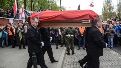Legendarny żołnierz podziemia spoczął na Wojskowych Powązkach. "Przywracamy godność Polsce"