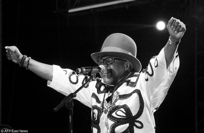 W wieku 66 lat zmarł Papa Wemba - jeden z najpopularniejszych muzyków afrykańskich. Wokalista zasłabł na scenie - niestety, nie udało się go uratować.