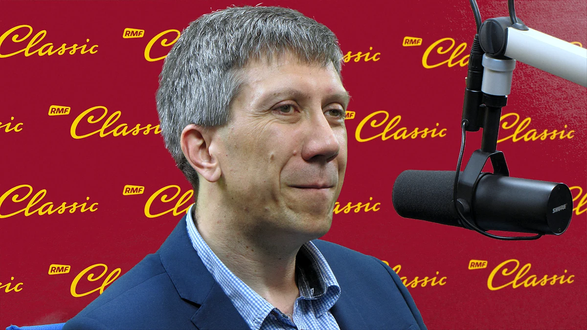 "Nie da się badać doświadczenia traumy nie dotykając rzeczy trudnych i nie wzbudzając cierpienia. Wierzymy, że w ten sposób możemy pomóc ludziom zrozumieć to doświadczenia i uzyskać dane, które mogą mieć zastosowanie do nauki i opracowanie pomocy" -  mówi gość "Dania do Myślenia" w RMF Classic, Mariusz Zięba z Uniwersytetu SWPS w Poznaniu. Zięba jest również szefem Centrum Badań nad Traumą i Kryzysami Życiowymi. Jak prowadzone są badania? "Prowadzimy wywiady, rozmowy, próbujemy odczytać znaczenia nadawane doświadczeniu. Osoba, z którą rozmawiamy mówi to, co chce powiedzieć. Dajemy swobodę" - odpowiada gość RMF Classic. Dodaje, że nie da się zbudować ogólnego modelu, który będzie użyteczny dla wyjaśniania doświadczeń wszystkich ludzi, ale można szukać pewnych prawidłowości. "Słowo trauma oznacza pierwotnie ranę. Nawet, jak się zabliźni, to zostaje później jakiś ślad" - mówi Mariusz Zięba.