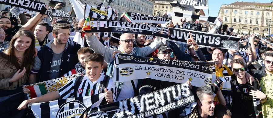 Piłkarze z Turynu po raz piąty z rzędu zapewnili sobie mistrzostwo Włoch. Tym razem przypieczętowali sukces bez wychodzenia na boisko. Pomogła im AS Roma, która pokonała Napoli 1:0. Jednym z bohaterów spotkania był Wojciech Szczęsny.