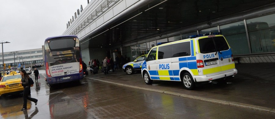 Szwedzka policja dostała informację od irackich służb bezpieczeństwa, że siedmiu lub ośmiu bojowników Państwa Islamskiego przedostało się do Szwecji. Ich celem jest przeprowadzenie zamachu terrorystycznego w Sztokholmie – informuje gazeta "Expressen".