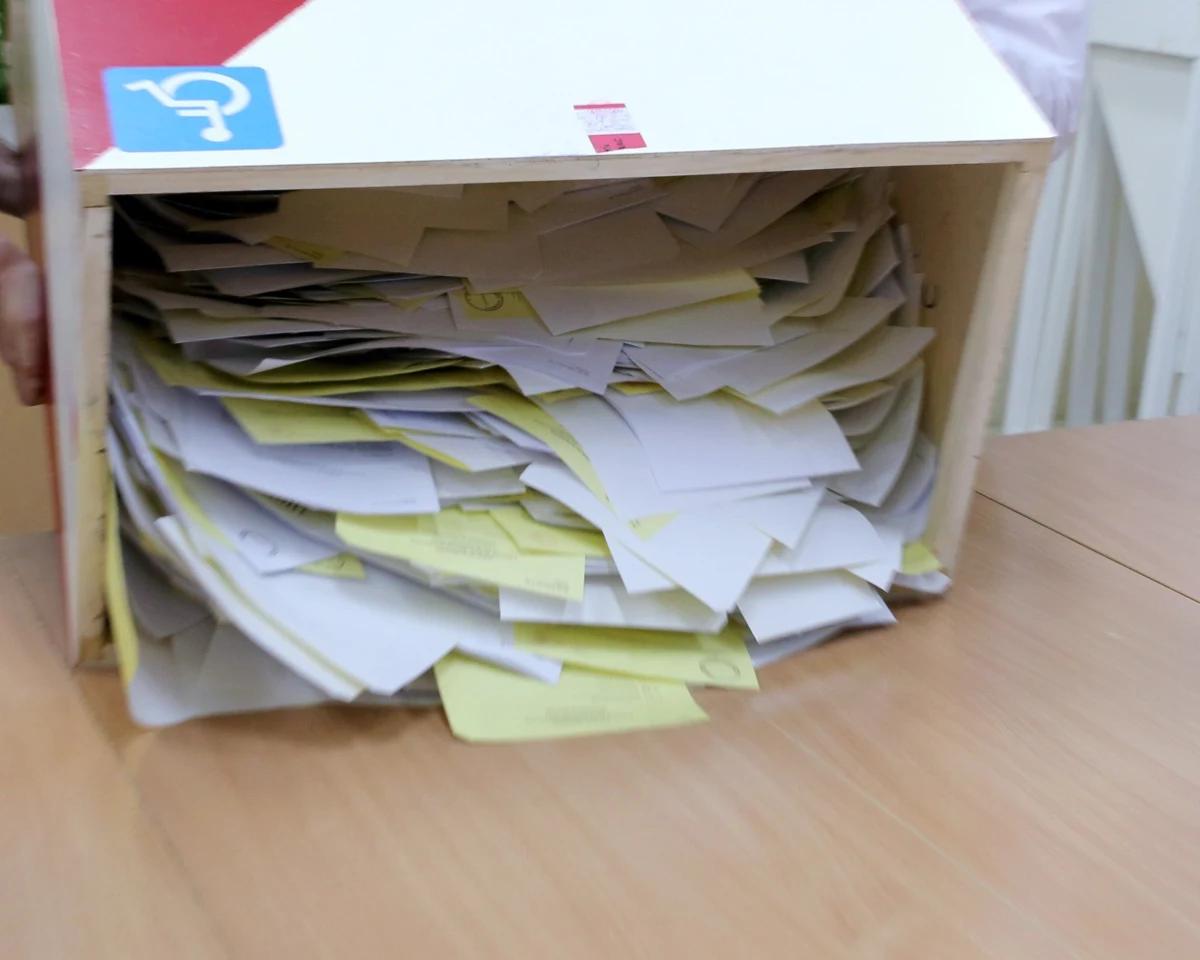 Każdy kij ma dwa końce, a kto pod kim dołki kopie ten sam w nie wpada.