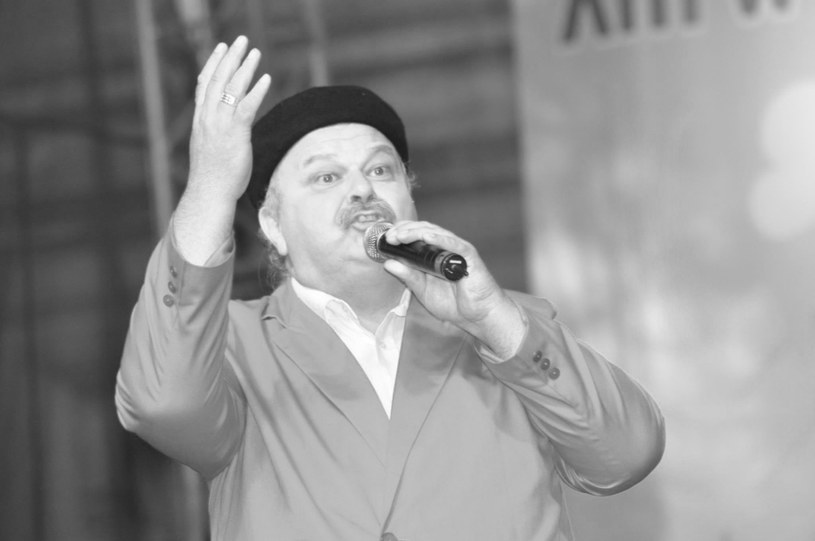 Marek Górski, znany lepiej jako Antoś Szprycha, zmarł w swoim studiu nagraniowym w Budzyniu 25 kwietnia 2016 roku. 