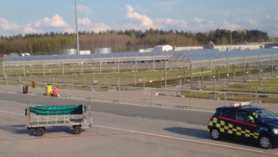 Koniec problemów na lotnisku w Modlinie. Policja szuka sprawcy fałszywego alarmu