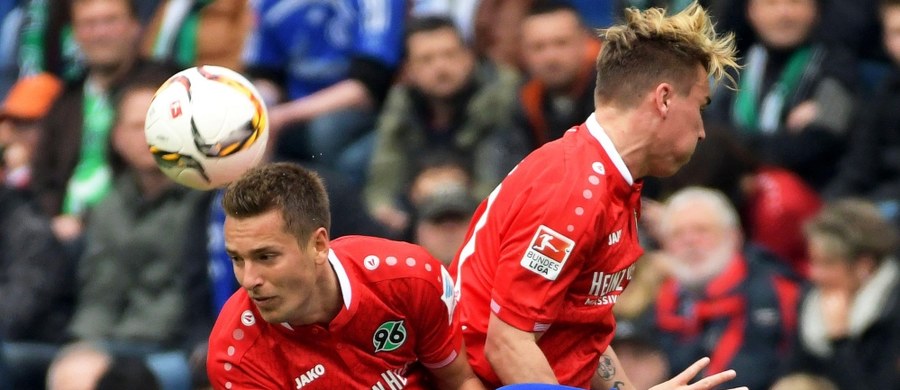Mimo spadku z piłkarskiej ekstraklasy Niemiec Artur Sobiech chce pozostać w zespole Hannover 96 i wypełnić obowiązujący do 2017 roku kontrakt. "Nie mam z tym problemu" - zadeklarował polski napastnik.