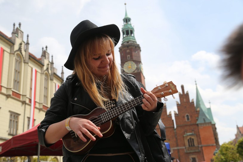 W niedzielę (1 maja) na Rynku we Wrocławiu po raz 14. odbyła się próba pobicia Gitarowego Rekordu Guinessa.