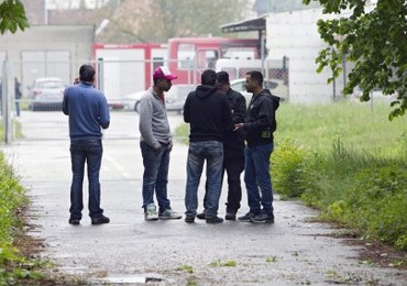 Węgry: Parlament zatwierdził referendum ws. relokacji uchodźców