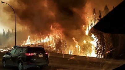 Potężny pożar i stan wyjątkowy w kanadyjskiej Albercie. "Herkulesowe wysiłki" strażaków