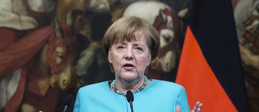 Komisja Europejska zaproponowała reformę, w której kraje, które nie chcą przyjąć uchodźców, płaciłyby po 250 tysięcy euro za każdego z nich. Kanclerz Niemiec Angela Merkel powiedziała, że według niej taka opłata nie byłaby karą, tylko formą „lojalności”. 