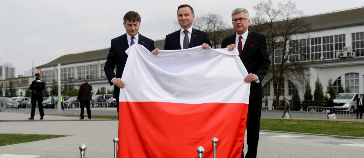 Prawie 80 tysięcy złotych lekką ręką wydali parlamentarzyści na reklamy prasowe z okazji 1050. rocznicy Chrztu Polski. Tyle - jak dowiedział się reporter RMF FM Grzegorz Kwolek - zapłaciły Kancelarie Sejmu i Senatu za ogłoszenia w ogólnopolskich gazetach. Reklamy nie promowały samej rocznicy, a jedynie uchwały, które z tej okazji przyjęli posłowie i senatorowie.