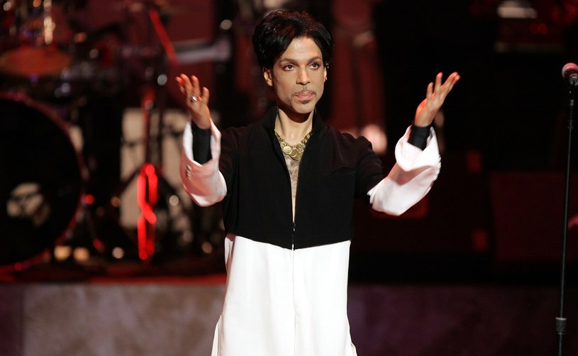 Mimo iż na wyniki sekcji zwłok Prince'a trzeba będzie jeszcze poczekać, nieoficjalnie mówi się, że w organizmie muzyka w momencie śmierci znajdował się Percocet, silny lek przeciwbólowy. 
