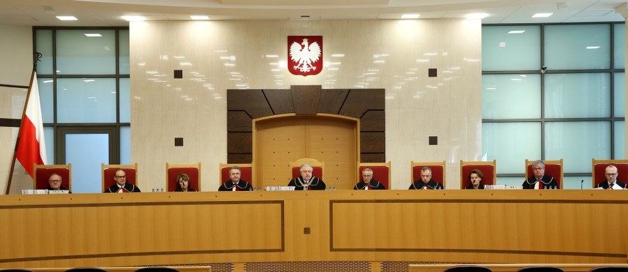 Rzecznik praw obywatelskich Adam Bodnar zaskarżył w Trybunale Konstytucyjnym przepisy uchwalonej w marcu ustawy odwracającej reformę procedury karnej, odnoszące się do zasad wykorzystania dowodów uzyskanych podczas kontroli operacyjnej. Informację przekazało w piątek biuro RPO.