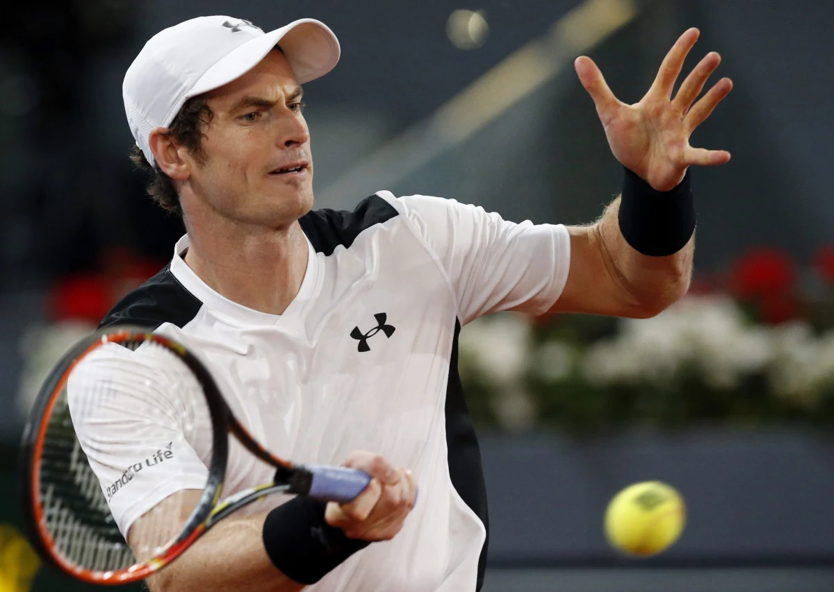 Kei Nishikori, Andy Murray, Rafael Nadal i Novak Djoković awansowali do półfinałów tenisowego turnieju ATP Masters w Madrycie. Pula nagród tych zawodów to 4,8 mln dolarów.
