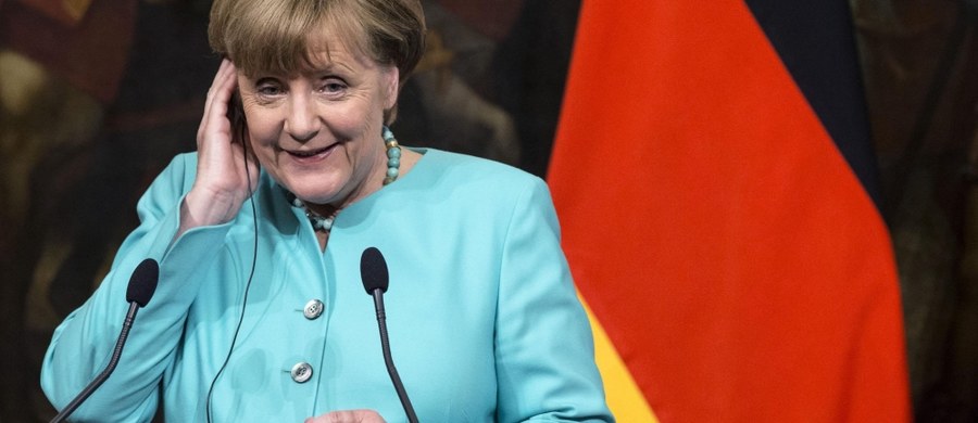 Spór o politykę migracyjną między CDU kanclerz Angeli Merkel a bawarską CSU może odbić się negatywnie na wyniku obu tworzących jeden klub parlamentarny ugrupowań w wyborach do Bundestagu w 2017 roku. CSU grozi, że będzie prowadzić własną kampanię wyborczą.