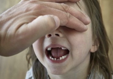 Pedofil obnażał się przed dziećmi nad Wartą w Poznaniu. Został zatrzymany