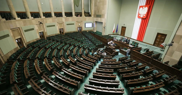 Według sondażu PiS stracił większość