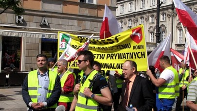 Śmieciarze protestują w Warszawie. "Zabijacie spółki rodzinne"