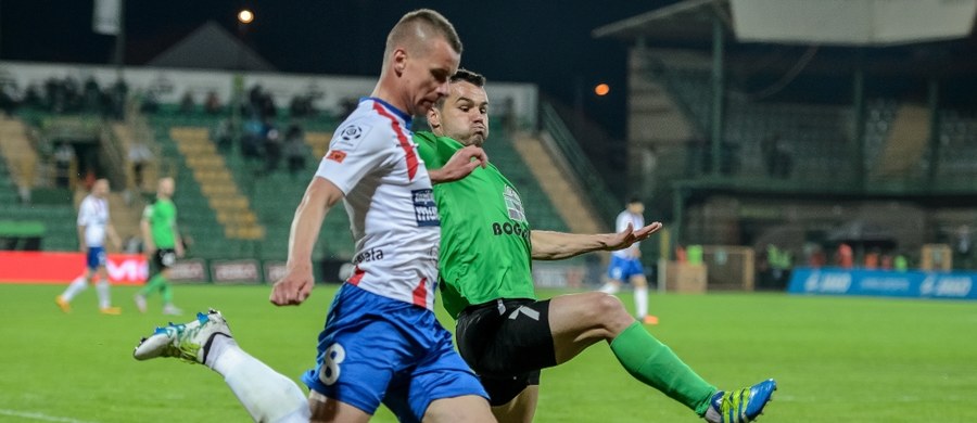 Podbeskidzie Bielsko-Biała przegrało na wyjeździe z Górnikiem Łęczna 1:5 w meczu przedostatniej kolejki piłkarskiej Ekstraklasy. Tym samym "Górale" spadli z Ekstraklasy.

