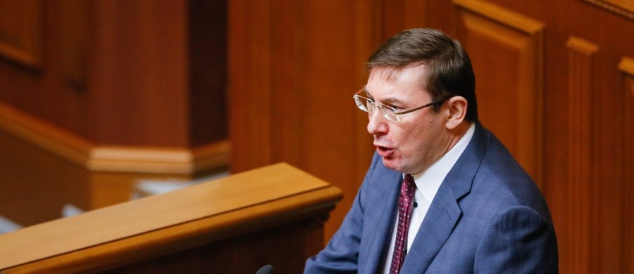 Parlament Ukrainy przyjął w czwartek ustawę, która pozwala na objęcie funkcji prokuratora generalnego przez osobę bez wykształcenia prawniczego. Otwiera to drogę do objęcia stanowiska przez Jurija Łucenkę, szefa frakcji parlamentarnej Bloku Petra Poroszenki.