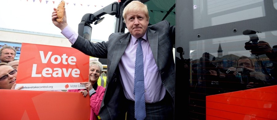 Brytyjskie media ironizują na temat byłego burmistrza Londynu, Borisa Johnsona, który rozpoczął właśnie ogólnonarodową kampanię za opuszczeniem przez Wielką Brytanię Unii Europejskiej. Media i konkurentów Borisa Johnsona zainteresował wybór środka transportu. Johnson zaczął bowiem swą podróż po Wyspach Brytyjskich autobusem niemieckiej konstrukcji produkowanym w Polsce. 
