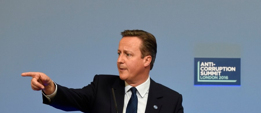 W Londynie zakończył się pierwszy międzynarodowy szczyt antykorupcyjny. Wzięli w nim udział przedstawiciele 50 państw. Zdaniem gospodarza spotkania, brytyjskiego premiera Davida Camerona, był to największy pokaz politycznej dobrej woli w historii międzynarodowej kooperacji. 