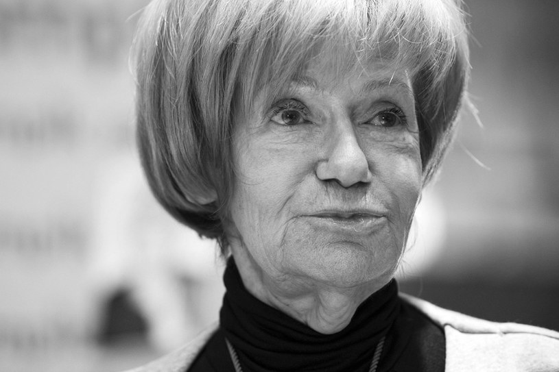 Maria Czubaszek nie żyje - poinformował w czwartek wieczorem TVN24. Pisarka i satyryk, autorka tekstów piosenek, felietonistka i dziennikarka zmarła w wieku 76 lat.