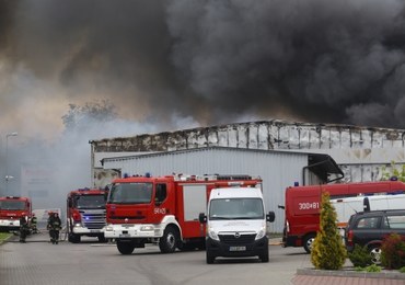 Pożar hurtowni zabawek w Katowicach. Służby podejrzewają zaprószenie ognia