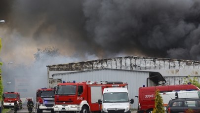 Pożar hurtowni zabawek w Katowicach. Służby podejrzewają zaprószenie ognia