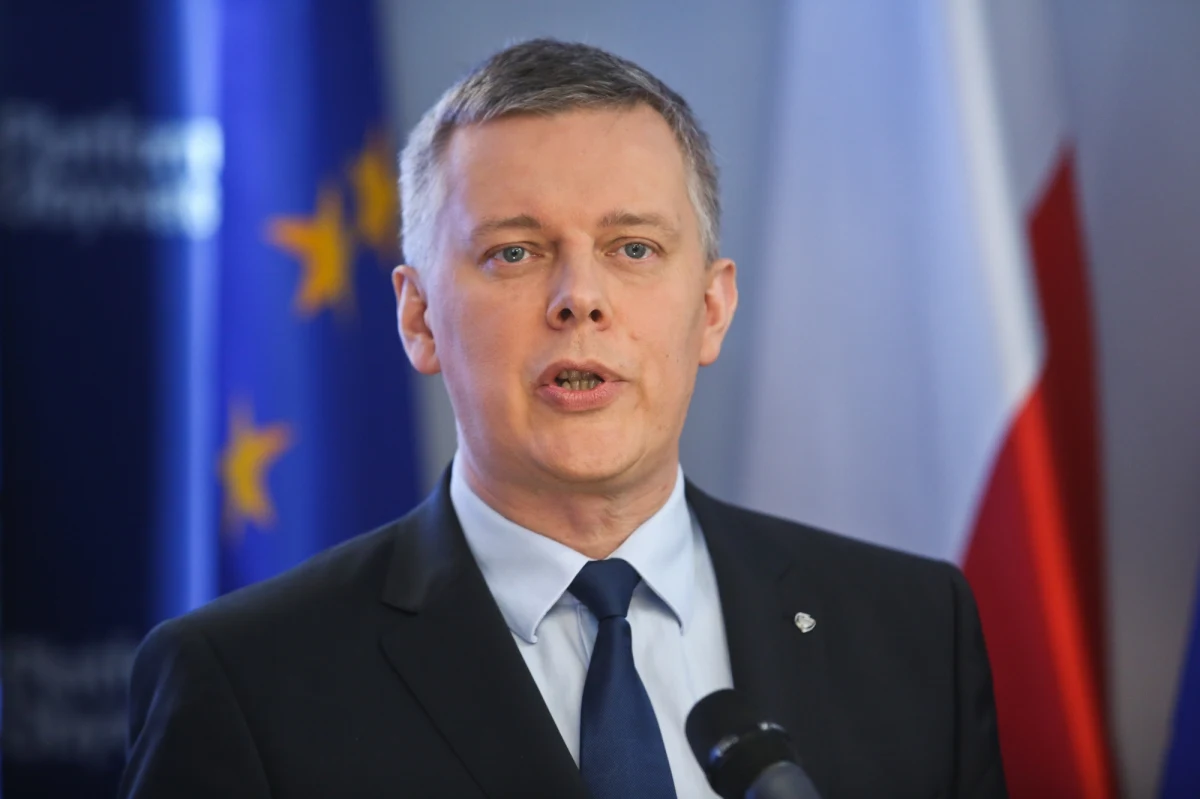 PO pracuje nad nowym programem, który ma być przyjęty na konwencji we wrześniu. „Polska Obywatelska 2.0” - jak przekonywał na sobotniej konferencji lider PO Grzegorz Schetyna - ma być "realizacją aspiracji Polaków".