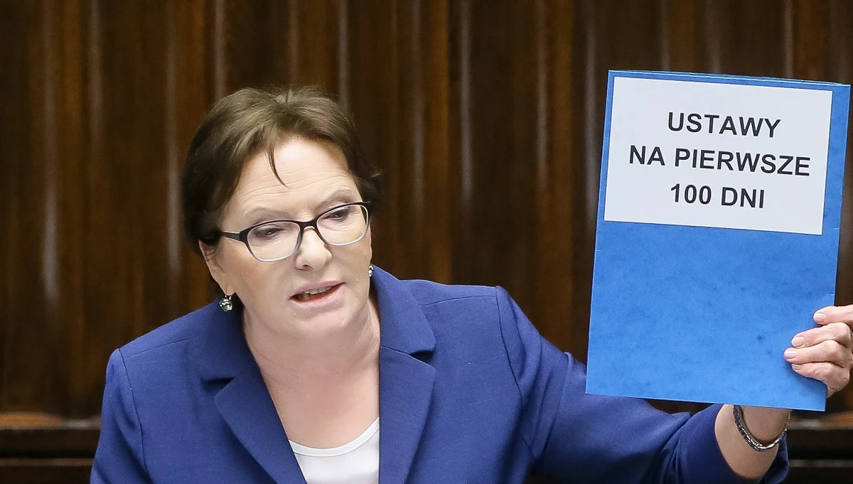 "Wotum nieufności to mało. W stosunku do ministra Macierewicza powinno się złożyć wniosek o Trybunał Stanu" - mówi, pytana przez słuchaczy o szefa MON, gość Kontrwywiadu RMF FM, była premier Ewa Kopacz z PO. Jej zdaniem Macierewicz "zrobił wielką krzywdę  wizerunkowi polskiej armii i żołnierzom, którzy walczyli w Afganistanie, czy w Iraku i obniżył nasze zdolności obronne na zewnątrz". "To, co opowiadał o polskiej armii, mówiąc o wielkiej korupcji - miało się wrażenie, że Polski nikt nie jest w stanie w tej chwili obronić nawet przed najmniejszym atakiem" - mówi Ewa Kopacz.