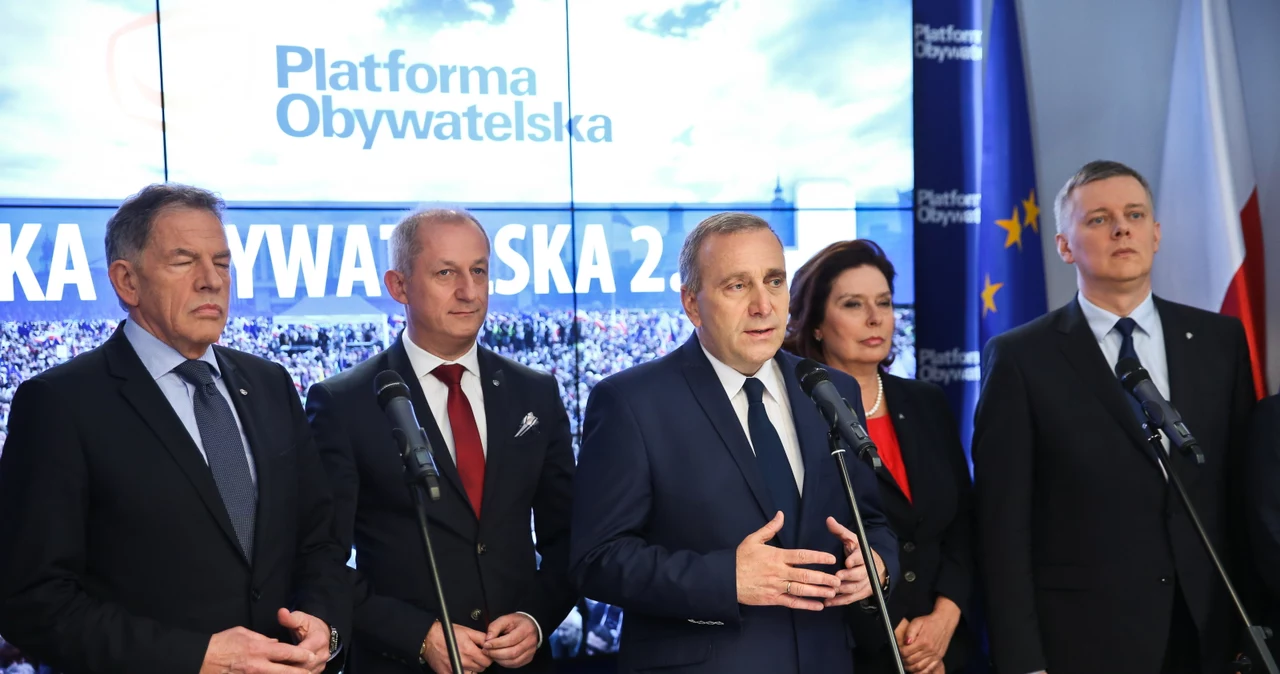 Przewodniczący PO Grzegorz Schetyna, wiceprzewodniczący PO Tomasz Siemoniak, wicemarszałek Sejmu Małgorzata Kidawa-Błońska, przewodniczący klubu PO Sławomir Neumann i europoseł Dariusz Rosati