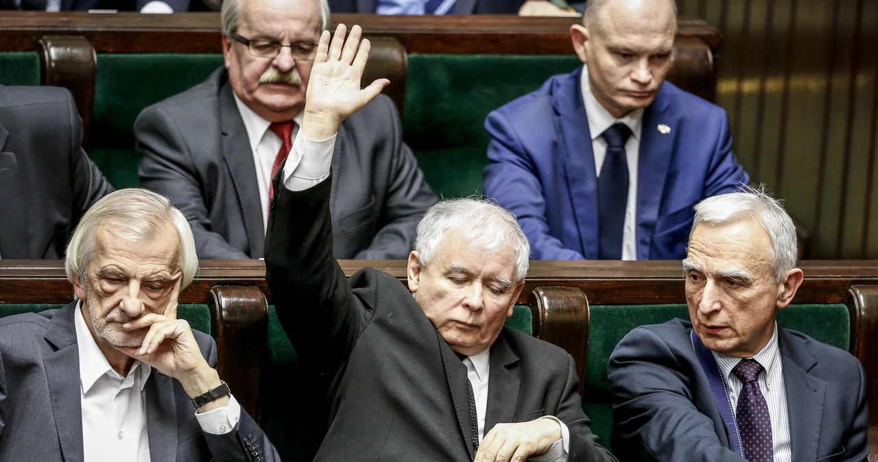 Prezes PiS podczas głosowania w Sejmie