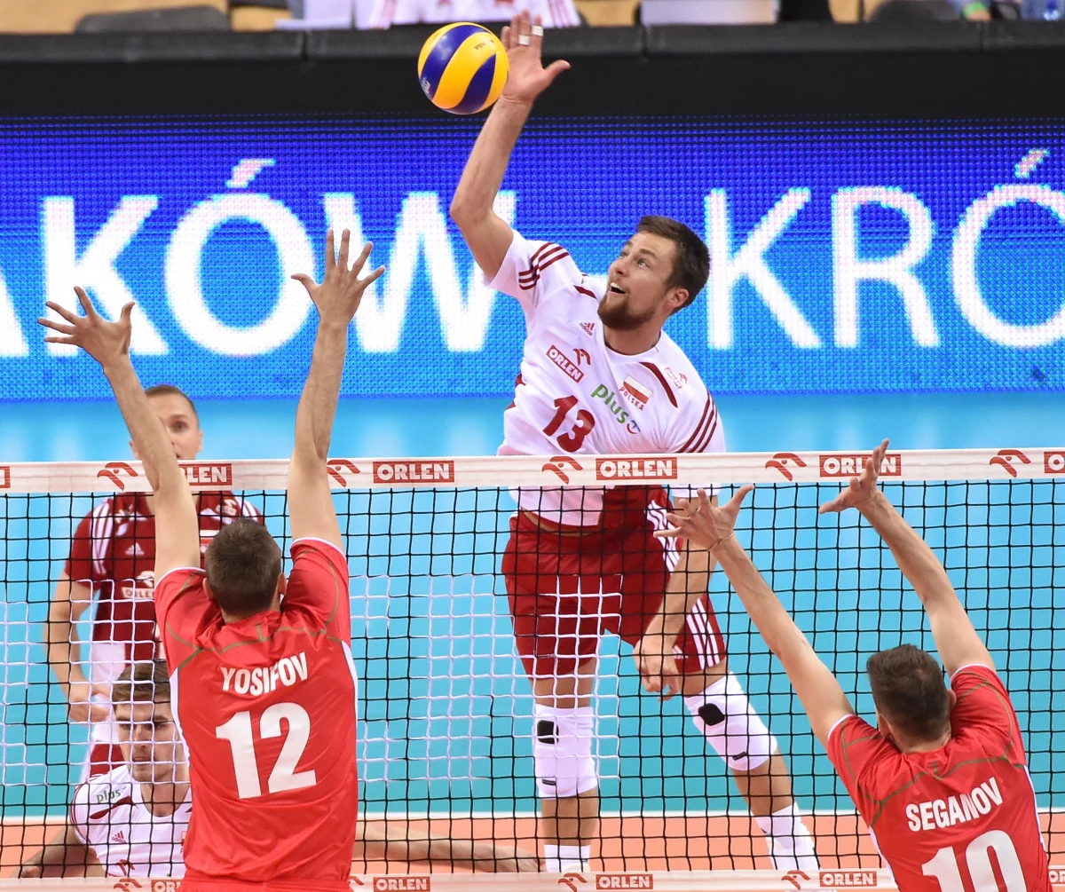 Polscy siatkarze od porażki z Bułgarią 2:3 (21:25, 25:21, 21:25, 26:24, 12:15) rozpoczęli udział w 14. edycji Memoriału Huberta Jerzego Wagnera, która rozgrywana jest w Krakowie. W pierwszym z wtorkowych meczów Serbia pokonała Belgię 3:2.