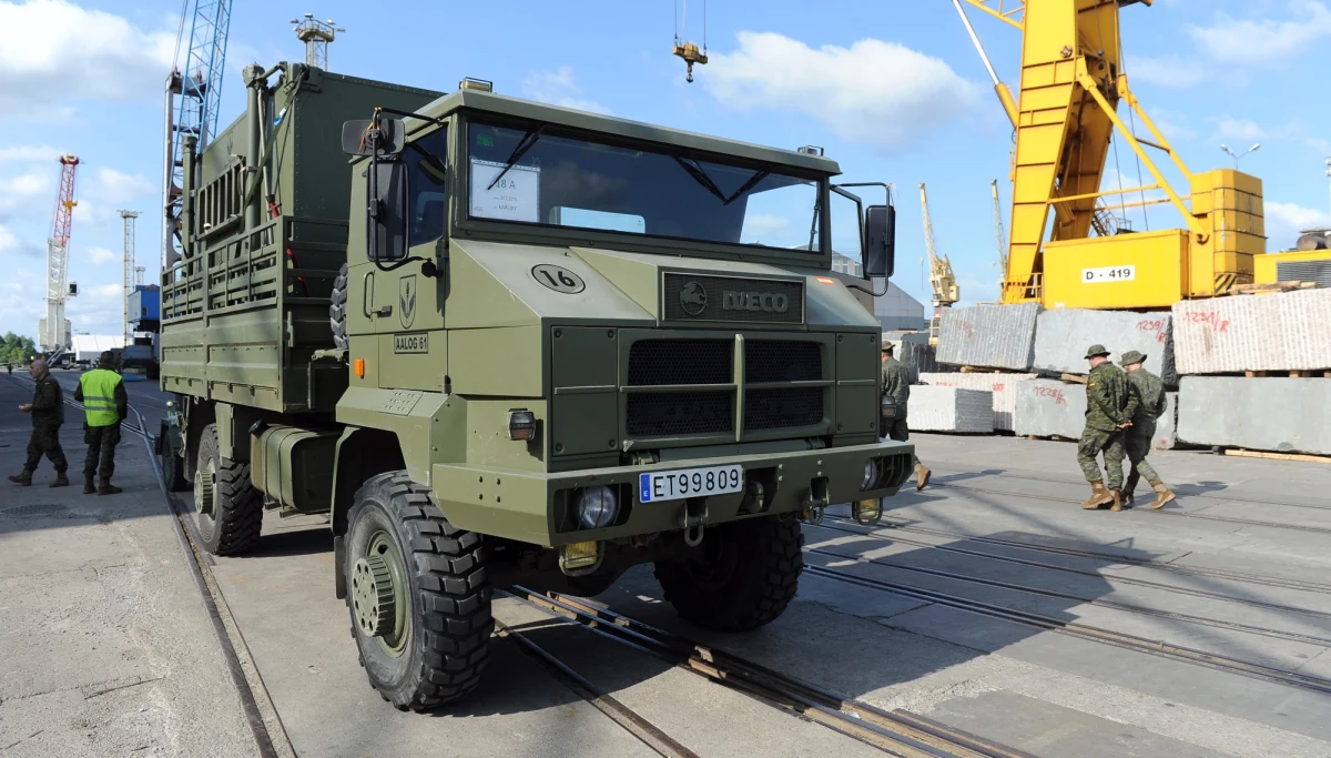 Ponad tysiąc hiszpańskich żołnierzy i 400 wojskowych pojazdów trafiło do Polski. NATO ćwiczy bowiem swoje siły szybkiego reagowania. W przypadku wojny tzw. szpica NATO ma zareagować i w ciągu 48 godzin wysłać żołnierzy do zaatakowanego państwa. 