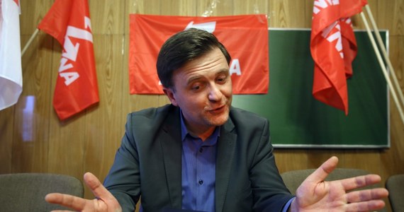 "Sprawa jest bardzo poważna, dotyczy bezpieczeństwa państwa". Minister koordynator służb specjalnych Mariusz Kamiński w rozmowie z RMF FM potwierdził, że Agencja Bezpieczeństwa Wewnętrznego zatrzymała lidera prorosyjskiej partii "Zmiana" Mateusza Piskorskiego. Przeszukała też  biura partii. 